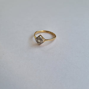 
                
                    Load image into Gallery viewer, 18kt gold and platinum art deco square-shaped diamond antique ring
                
            
