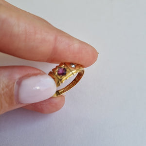 
                
                    Load image into Gallery viewer, Antique 18kt gold garnet and diamond star-set scalloped band ring
                
            