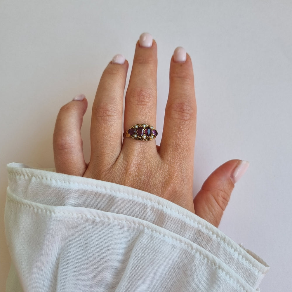 Antique 15kt gold amethyst and pearl scrolling and engraved ring