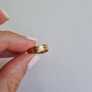 18kt gold wavy puzzle ring