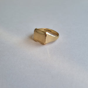 Square panel vacant front signet ring