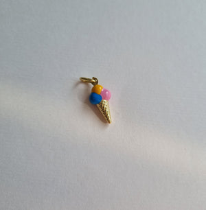 
                
                    Load image into Gallery viewer, Ice cream charm pendant with enamel in 9kt gold
                
            