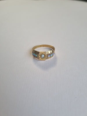 Stunning opal and pearl antique 15kt gold ring