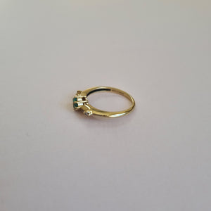 9kt emerald and diamond flower ring