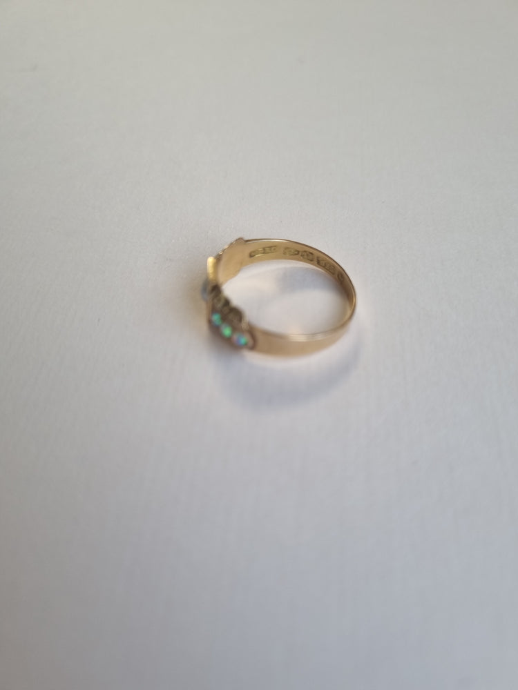 Stunning opal and pearl antique 15kt gold ring