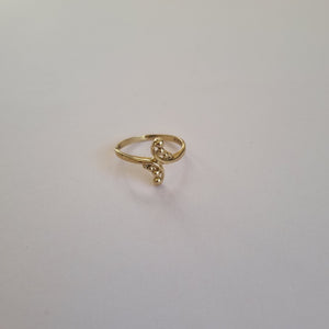 
                
                    Load image into Gallery viewer, 9kt gold fern ring
                
            
