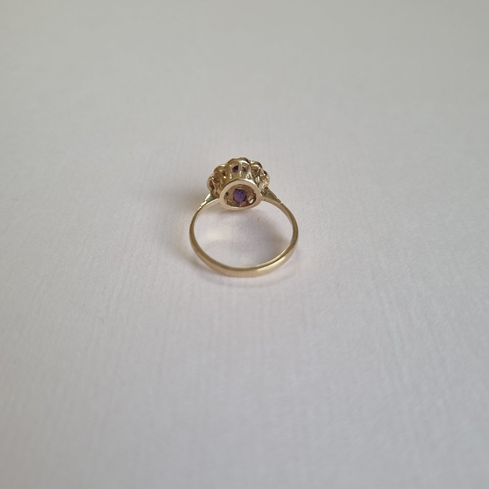
                
                    Load image into Gallery viewer, Amethyst and diamond clover with four oval leaves in 9kt gold
                
            