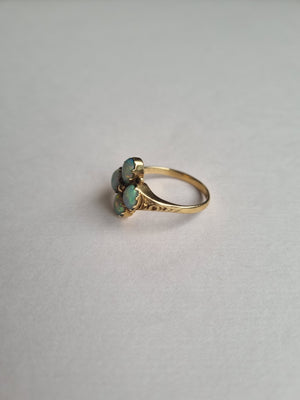 
                
                    Load image into Gallery viewer, Opal clover with four oval leaves in 9kt gold engraved setting
                
            