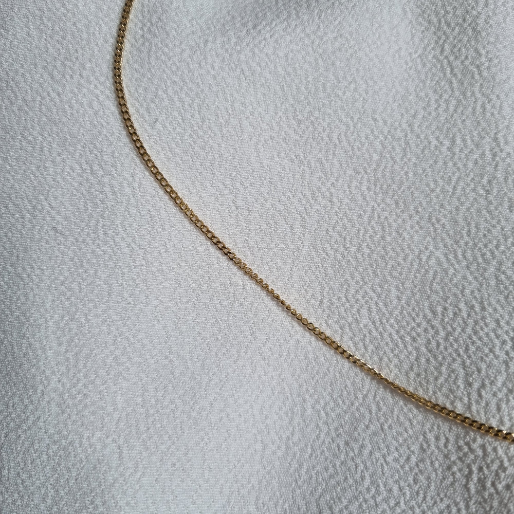 
                
                    Load image into Gallery viewer, C. Curblink chain in 9kt gold - 44 cm long
                
            