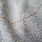 A. Cable chain-link fine chain in 9kt gold - 39 cm