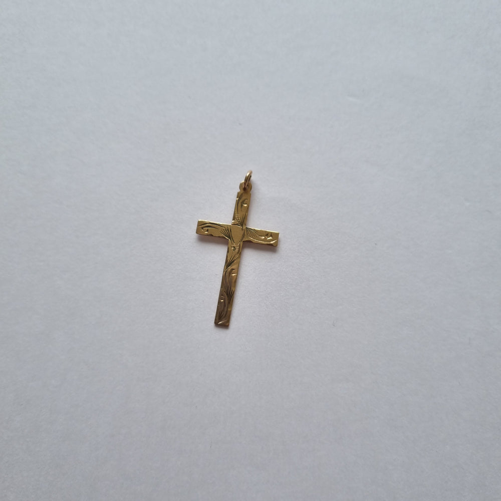 Medium engraved cross pendant