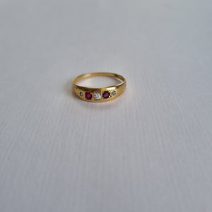 
                
                    Load image into Gallery viewer, Ruby and diamond band ring 18kt
                
            