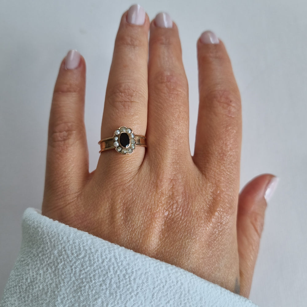 14kt garnet and pearl flower ring
